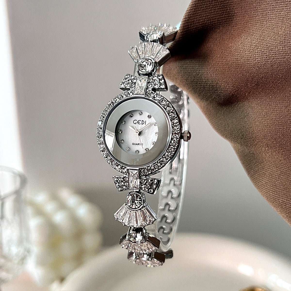 Women's luxury diamond - encrusted bow bracelet, high - end, exquisite, fashionable, simple, elegant, versatile quartz watch. - zane's shop