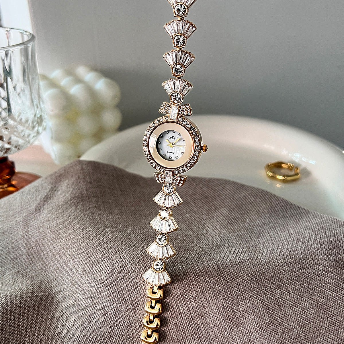 Women's luxury diamond - encrusted bow bracelet, high - end, exquisite, fashionable, simple, elegant, versatile quartz watch. - zane's shop